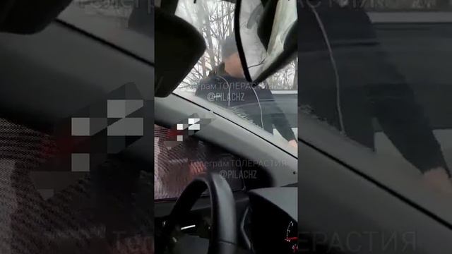 "Эээ, назад сдай я тэбэ говорю".#мигранты,#москва смотреть онлайн