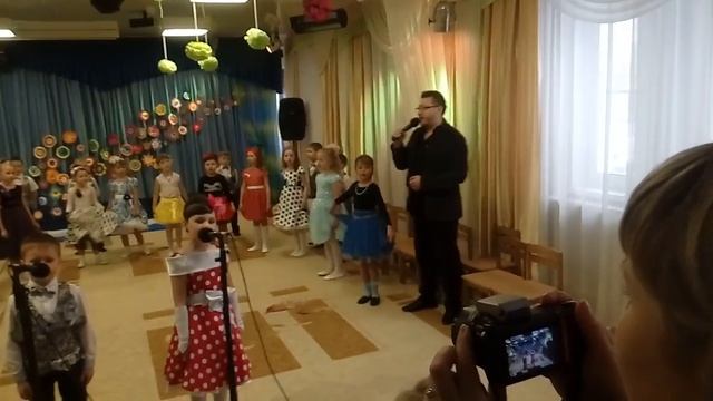 Песня для бабушек. Утренник 8 марта смотреть онлайн