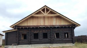 Зашили первый изъ двухъ фронтоновъ. Завтра - продолженіе.