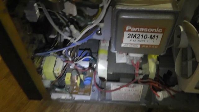 Не греет микроволновка? Не спешите выкидывать... смотреть онлайн