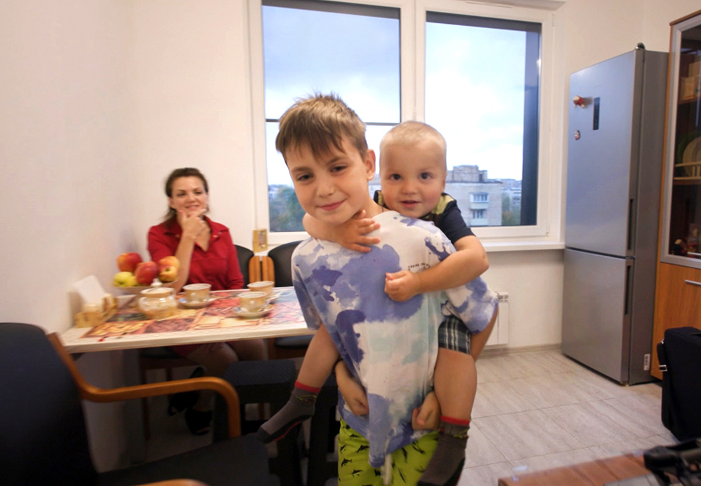 Собянин: почти 95% детей-сирот в столице живут в семьях / События на ТВЦ
