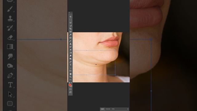 Как сделать липосакцию подбородка в Фотошопе? Удалить второй подбородок быстро и легко! #shorts