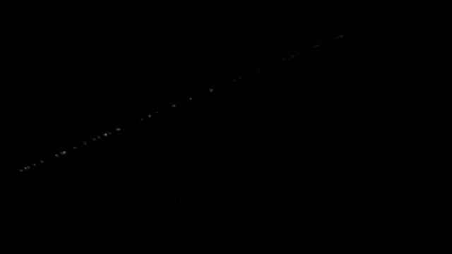 Спутники Илона Маска пролетают над Чечней!! смотреть онлайн