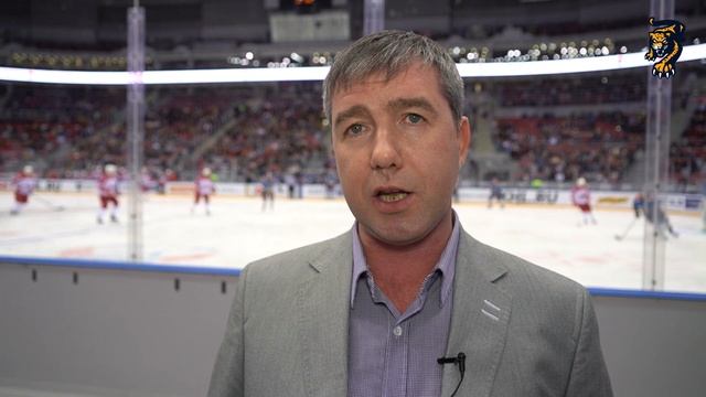 Вбрасывание на матче ХК "Сочи": Алексей Урманов, Олимпийский чемпион