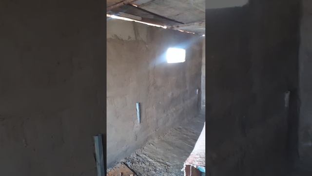 Стяжка раствора продолжается цемент песок в моём случае ещё немножко глины красная