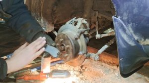 Toyota Corolla /Восстановление суппортов Сход-развал Проточка дисков /#4