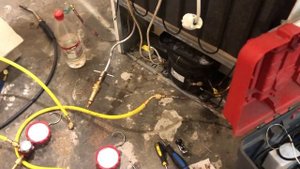 Работа . Ремонт Холодильников Одесса . Аристон продолжение.