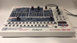 Roland SH-32