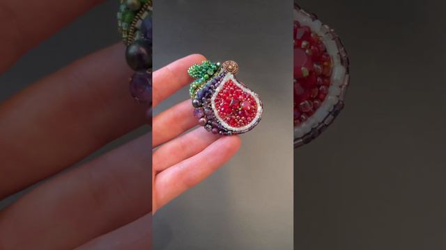 Брошь ручной работы Инжир #брошьизбисера #broochhandmade #брошка #брошьмодная