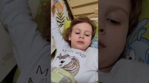 Хочет стать маленькой и пить кашку из сосочки)