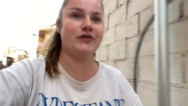 ПОЧЕМУ ЛЮДИ НЕ УМЕЮТ ХОДИТЬ ПРАВИЛЬНО??♀️ КАПРИЗЫ НА УЛИЦЕ! ПРИШЛОСЬ БЕЖАТЬ ДОМОЙ! смотреть онлайн