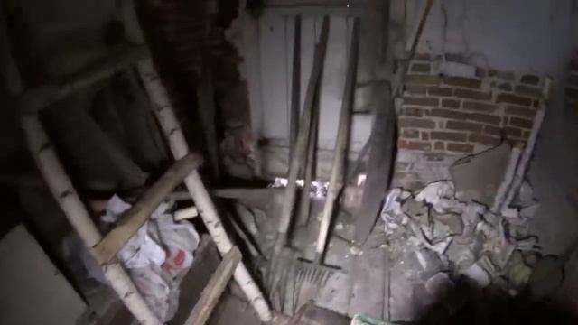 ВСЁ ОСТАВЛЕНО! Есть даже продукты, электричество. Заброшенная деревня в лесах Рязанской области смотреть онлайн