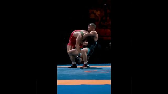 Когда борцам срывает крышу | Топ мощных бросков от борцов всего мира смотреть онлайн