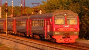 Электропоезд ЭД9М-0110 станция Дзержинск ГЖД 27.08.2021 | ED9M-0110 train at Dzerzhinsk station