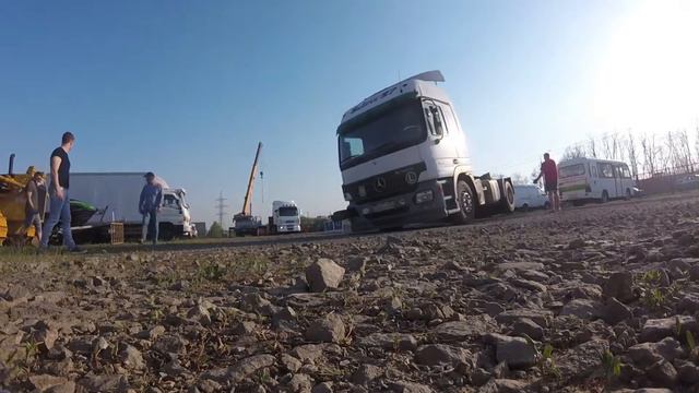 Погрузка Mercedes-Benz Actros смотреть онлайн