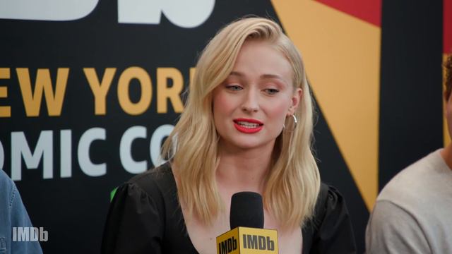 'Dark Phoenix' Stars Sophie Turner and Tye Sheridan Love Director Simon Kinberg | NYCC 2018