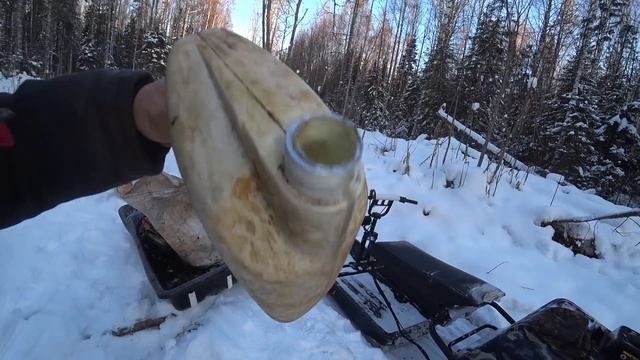 По шпалам на мототолкаче! Заготовил сушняка в лесную хижину. Лесная стройка. смотреть онлайн