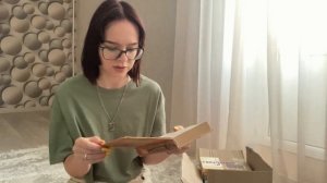 Разбираю домашнюю библиотеку|коробка старых книг