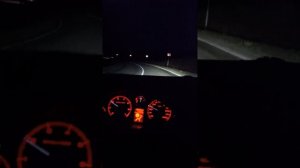 LED лампы K5C ночью по трассе на peugeot 407