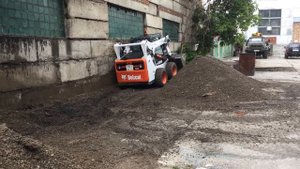 Бобкэт, Уборка щебня