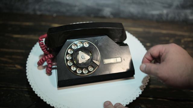 01 Ретро телефон Черный 4 К