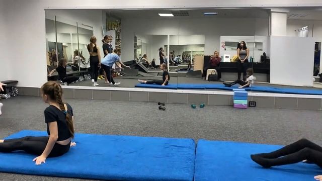 Прощай спортзал?Всё!?Новый тренер?Акробатика? смотреть онлайн