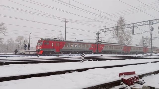 ЭТ2М 059 едет в Лугу! Ж/д  станция "Сиверская" смотреть онлайн