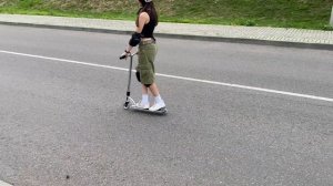 УЧУ ДЕВУШКУ ТРЮКАМ НА САМОКАТЕ | СНЯЛИ ИНСТАКЛИП