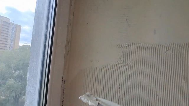 Декоративная штукатурка из клея для плитки и краски, бюджетный стильный вариант.