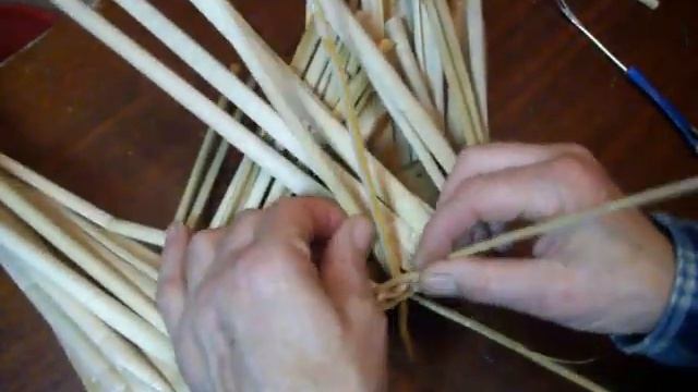 Комнатные тапки из рогоза Часть 4