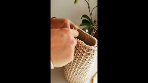 Как ввязать ручки из бамбука в сумку из шнура//Janna Juk