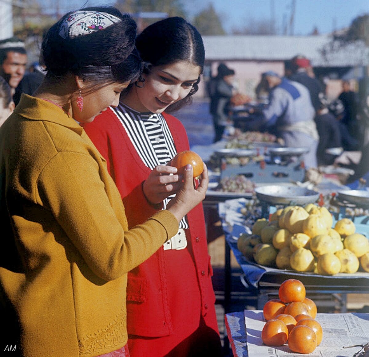 ШО МУБОРАК - Карамхудо Шукрхудоев, Рамихудо Карамхудоев. Хониш, даф. "Мусиқии анъанавии тоҷикон". смотреть онлайн