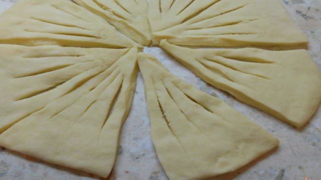 Дрожжевые булочки с яблоками