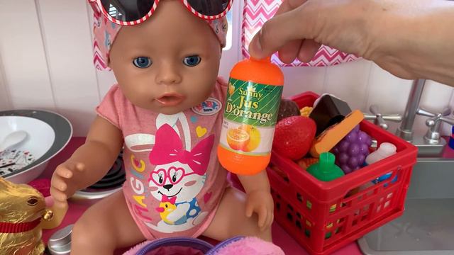 БЕБИ БОН Эмили на пикник забыла сказать маме про пикник Собираемся вместе смотреть онлайн