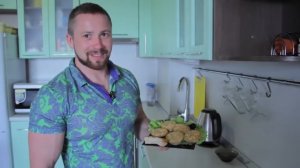 Диетические куриные маффины. Запеченное яблоко с творогом и медом