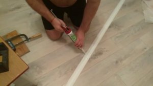 Как запилить углы плинтуса с помощью стусло ?