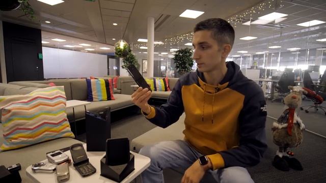 Гибкий Motorola RAZR — первый обзор