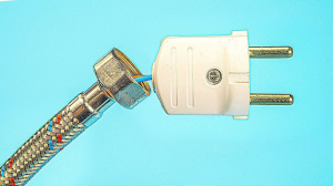 Сантехник рядом со мной открыл мне эти секреты! 50 аварийных приемов с силиконом и трубой из ПВХ