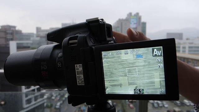 【Canon PowerShot SX50 HS】構圖輔助對焦功能的示範 © Mobile01 смотреть онлайн