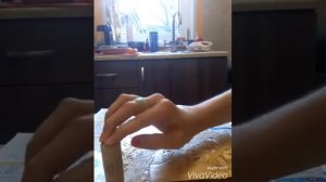 Как сделать не большую коробочку из винных пробок.