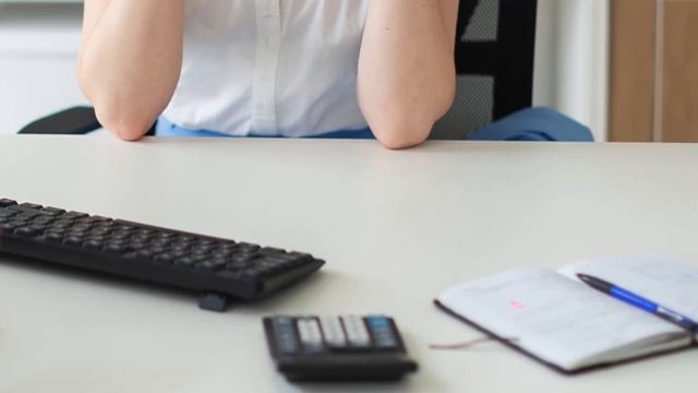 Сторож установил в морге скрытую камеру. Увиденное первой же ночью повергло его в шок. смотреть онлайн