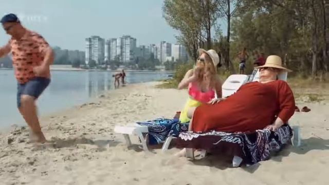 ГОРЯЧИЕ ПРИКОЛЫ НА ПЛЯЖЕ 2019 НА ТРОИХ! смотреть онлайн