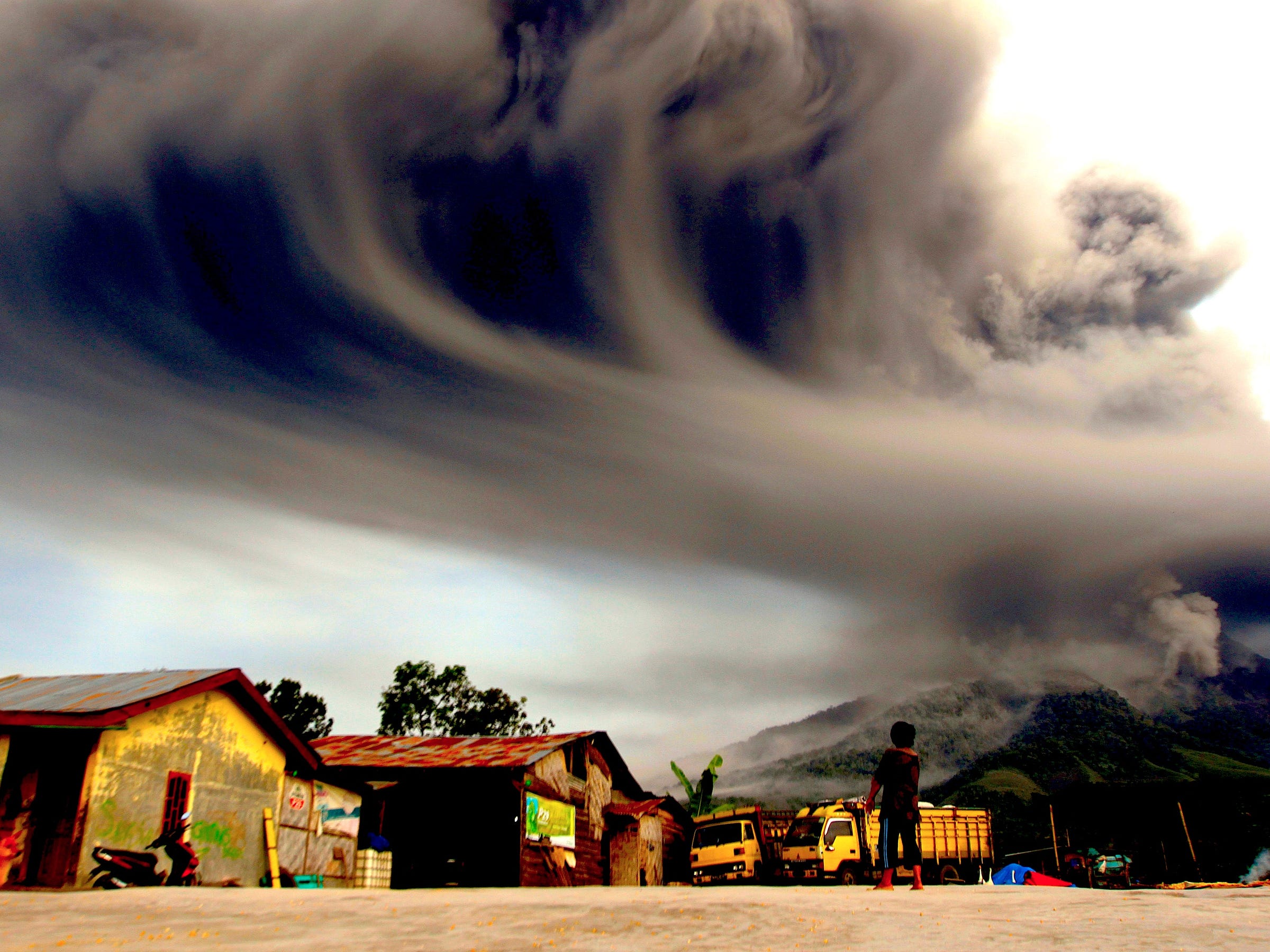Крупные природные катастрофы. Извержение вулкана Чайтен. Синабунг. Извержение вулкана Кальбуко. Чили. Вулкан Синабунг.