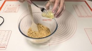 Рогалики с белково-сахарной шапочкой, на песочно дрожжевом тесте / Shortbread yeast cookies.