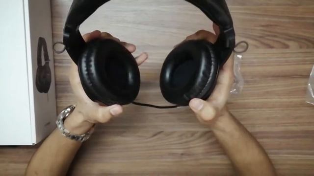 Audio Technica ATH-M20x Unboxing & Review: Cheapest Professional Headphones In Pakistan? смотреть онлайн