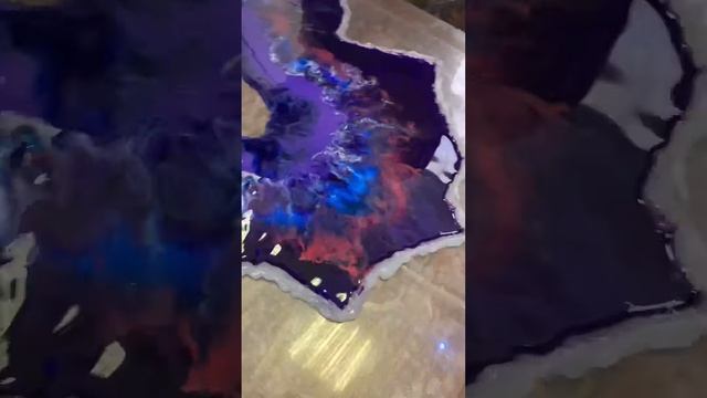 Картина из эпоксидной смолы на оргстекле в виде Жеоды смотреть онлайн