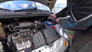 Замена аккумулятора на Daewoo Matiz, ставлю Varta Blue Dynamic (40 А/ч)