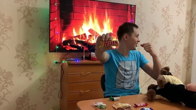 АНБОКСИНГ НОВОГОДНЕГО ПОДАРКА  2021  ГОД БЫКА   ПЕРВЫЙ НОВОГОДНИЙ ПОДАРОК ДЛЯ ДОЧКИ  UNBOXING