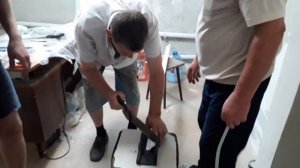 Как клеить ПОТОЛОЧНЫЙ ПЛИНТУС (БАГЕТНЫЙ КАРНИЗ). Освещение