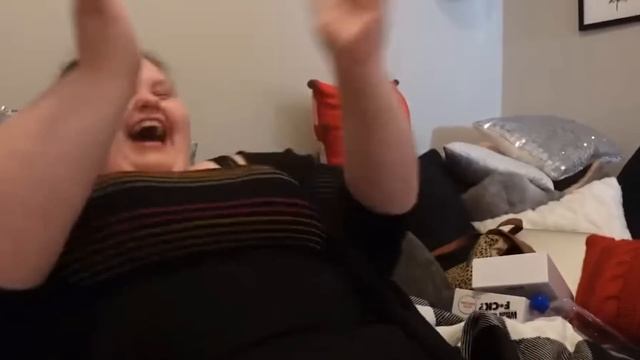 Becky VS Wifey Christmas Gifts - Price Comparison смотреть онлайн